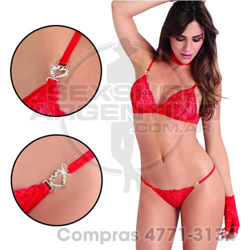 - Conjunto de puntilla con corazones de strass